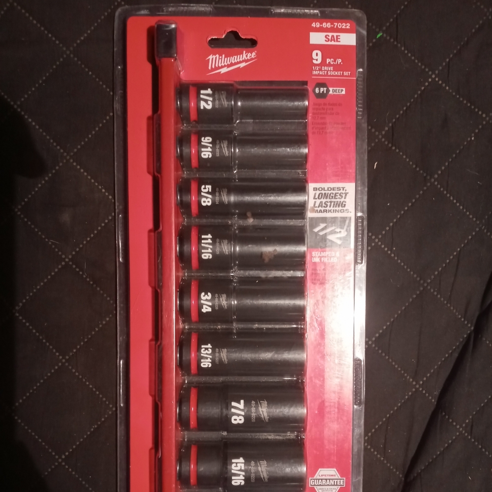 Millwaukee sockets